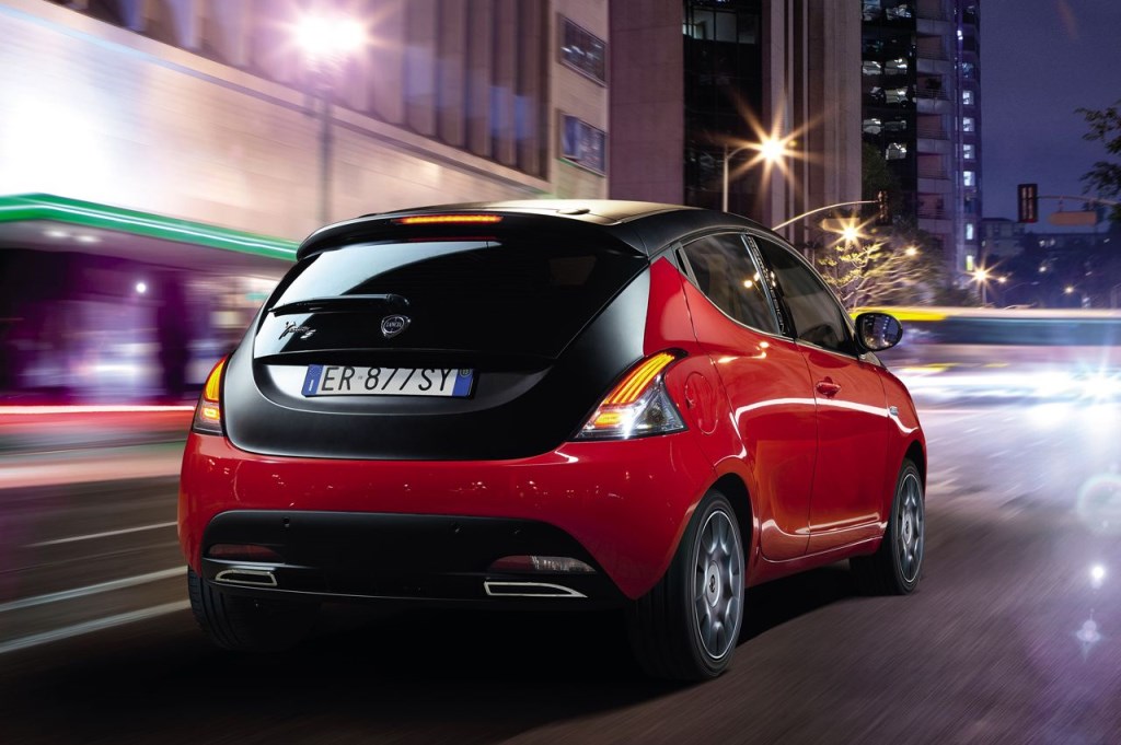Lancia Ypsilon S MOMODESIGN sfila a Milano - MotoriNoLimits | Auto, F1,  motori, turismo, stili di vita