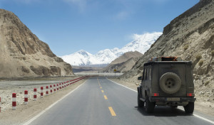 Mike Horn mit der G-Klasse auf dem Weg zum K2 im Mai / Juni 2015