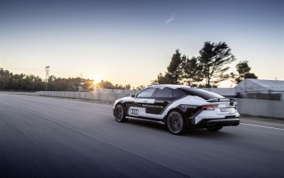 Audi RS 7 piloted driving affronta la pista