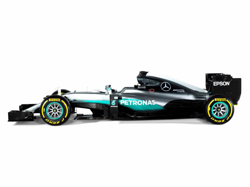 Ecco la W07 Hybrid di Hamilton e Rosberg
