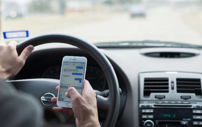 Uso degli smartphone alla guida e seggiolini: le novità