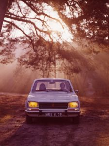 504 berline vue avant de nuit 1968