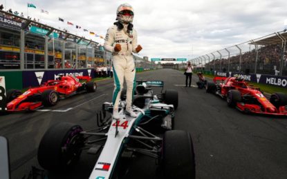 Australia: la prima pole è di Hamilton davanti alle Ferrari