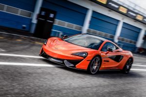 mclaren 720S pirelli