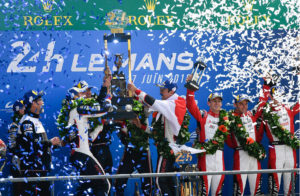 187c9a1a4b303d1498f17b42af218589-en-images-24-heures-du-mans-la-derniere-heure-la-joie-des-vainqueurs_6