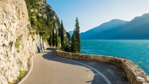 22307_01-le-strade-lungolago