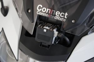 P90321995_highRes_connectivity-and-v2v