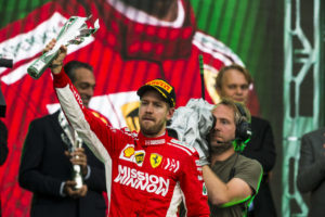 180038_mex vettel podio
