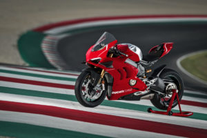 01_DUCATI PANIGALE V4 R ACTION_UC69239_High