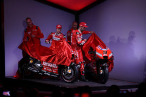 _AX27086_UC70160_High