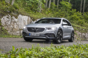 2017 Insignia Country Tourer