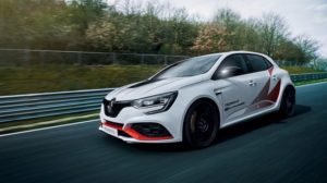 NUOVA MÉGANE R.S. TROPHY-R RECORD AL NÜRBURGRING PER IL MODELLO PIÙ PERFORMANTE CHE SIA MAI STATO COMMERCIALIZZATO DA RENAULT