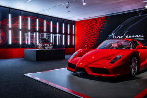 190096-museo-maranello-Hypercars-EnzoFerrari_1
