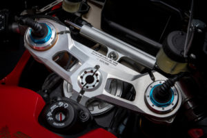 01_Panigale V4 Anniversario 916_UC77747_High