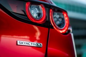 Mazda3-Skyactiv-X_Detail_HB_soul_red_crystal-1(1)