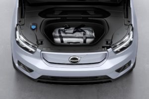 Volvo XC40 Recharge P8 AWD in Glacier Silver