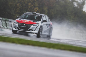 PEUGEOT SPORT TOGLIE IL VELO ALLA NUOVA 208 RALLY 4 (2)