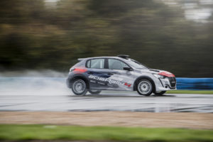 PEUGEOT SPORT TOGLIE IL VELO ALLA NUOVA 208 RALLY 4 (3)