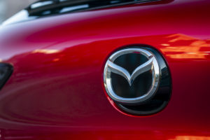 Mazda3-Skyactiv-X_Detail_HB_soul_red_crystal-7