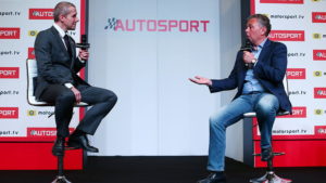 27114_05-portando-lo-show-on-the-road