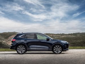 Kuga_Vignale_EcoBlue_Hybrid_007-LOW