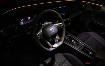 Al volante di nuova SEAT Leon con la realtà virtuale
