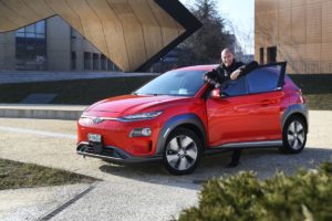 Hyundai_Piccard_Ambassador_Kona_Electric (1)