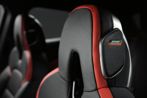 final-nissan-juke-interior-black-bose-headrest-2-high-res-source