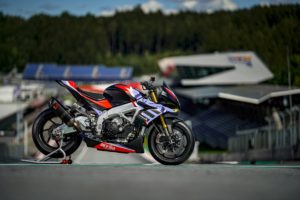 02-aprilia-tuono-v4-x