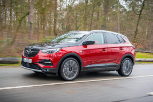 03_Opel_Grandland_X_Hybrid4_512650