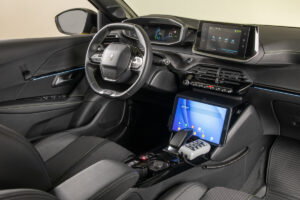 NUOVA PEUGEOT e-208 AL SERVIZIO DELLA GUARDIA DI FINANZA (6)