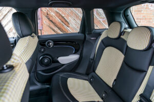 P90413339_highRes_the-mini-cooper-s-5-