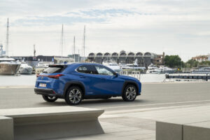 lexus-ux-300e-dpl-107