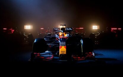 La Red Bull Racing mostra la RB16B