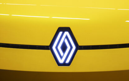 Una nuova losanga per proiettare Renault in una nuova era