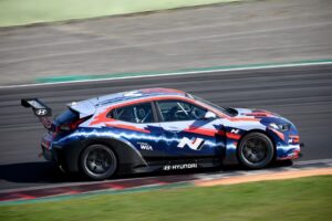 Hyundai Veloster N ETCR (2)