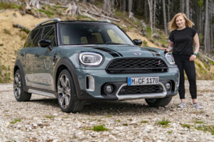 P90413984_highRes_khrystyne-zurian-min