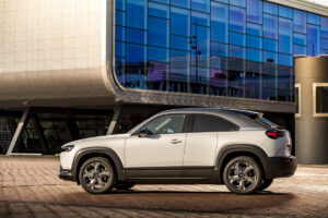 Static—Mazda-MX-30,-Ceramic-White-12