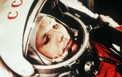 Yuri Gagarin e la medaglia d’eroe sovietico numero 11.175