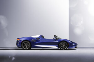 Large-13199-TheUltimateopen-toproadsterexperiencewindscreenversionofultra-exclusiveMcLarenElvaentersproduction