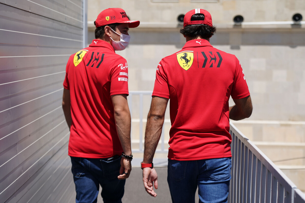 Sainz e Leclerc: “Qui a Baku torneremo a lottare sul filo dei millesimi”