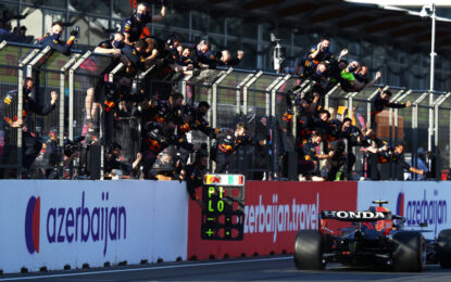 Perez, Vettel e Gasly sul podio di Baku. Con colpi di scena a non finire