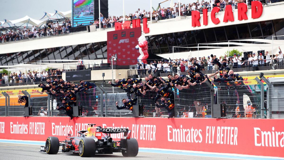 Francia: Verstappen batte Hamilton e allunga in classifica. Ferrari incomprensibile