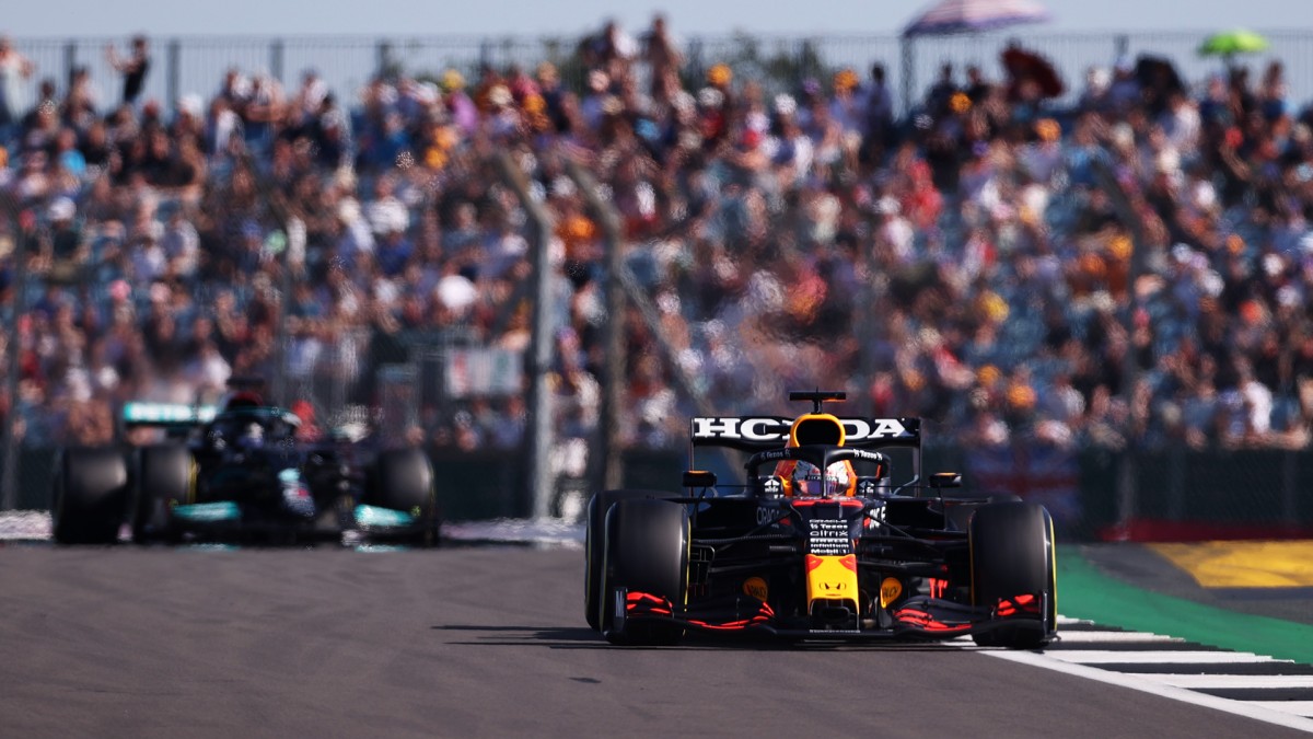 Verstappen vince la F1 Sprint conquistando la pole davanti alle Mercedes
