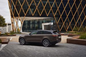 RR_Velar_22MY_SV_Bespoke_Tourmaline_Brown_Exterior