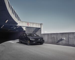 S60 Polestar Engineered Recharge, in Black Stone
