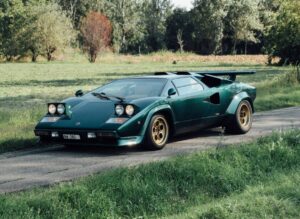 Countach_LP400S_1