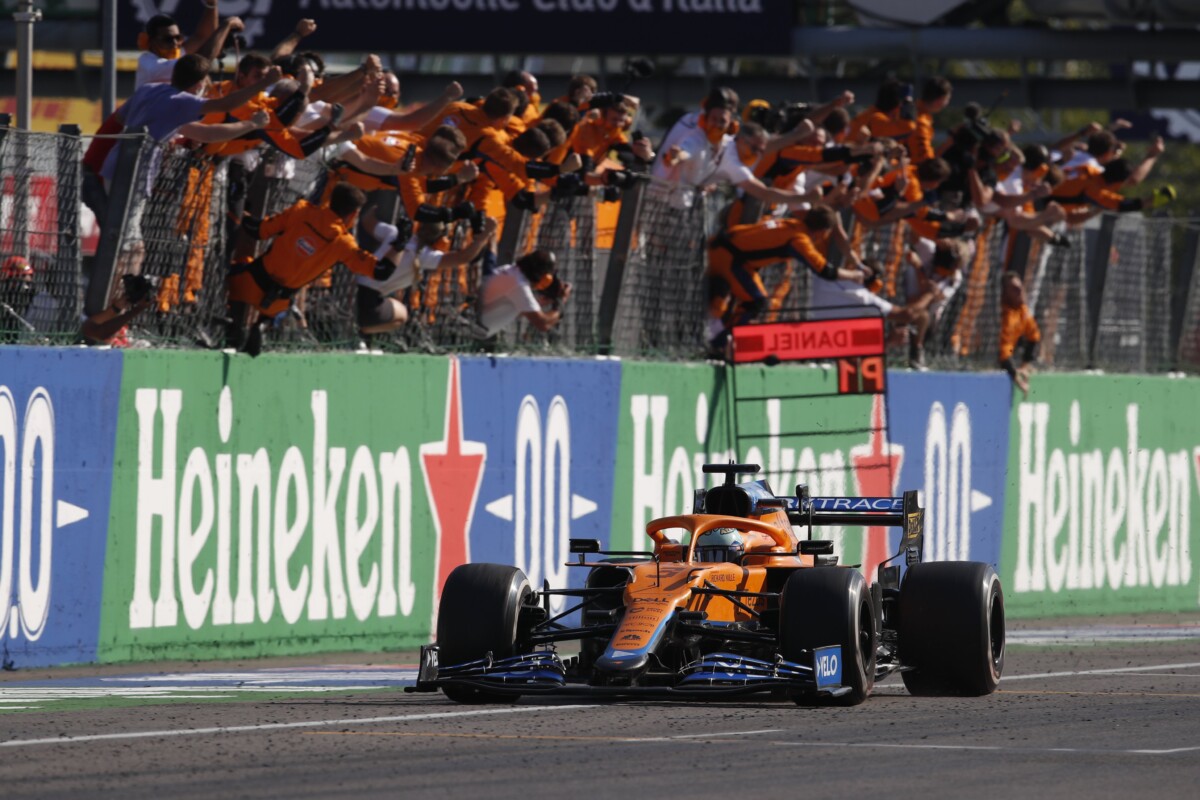 Monza: super doppietta McLaren e rimonta Bottas. Nuovo incidente Verstappen-Hamilton