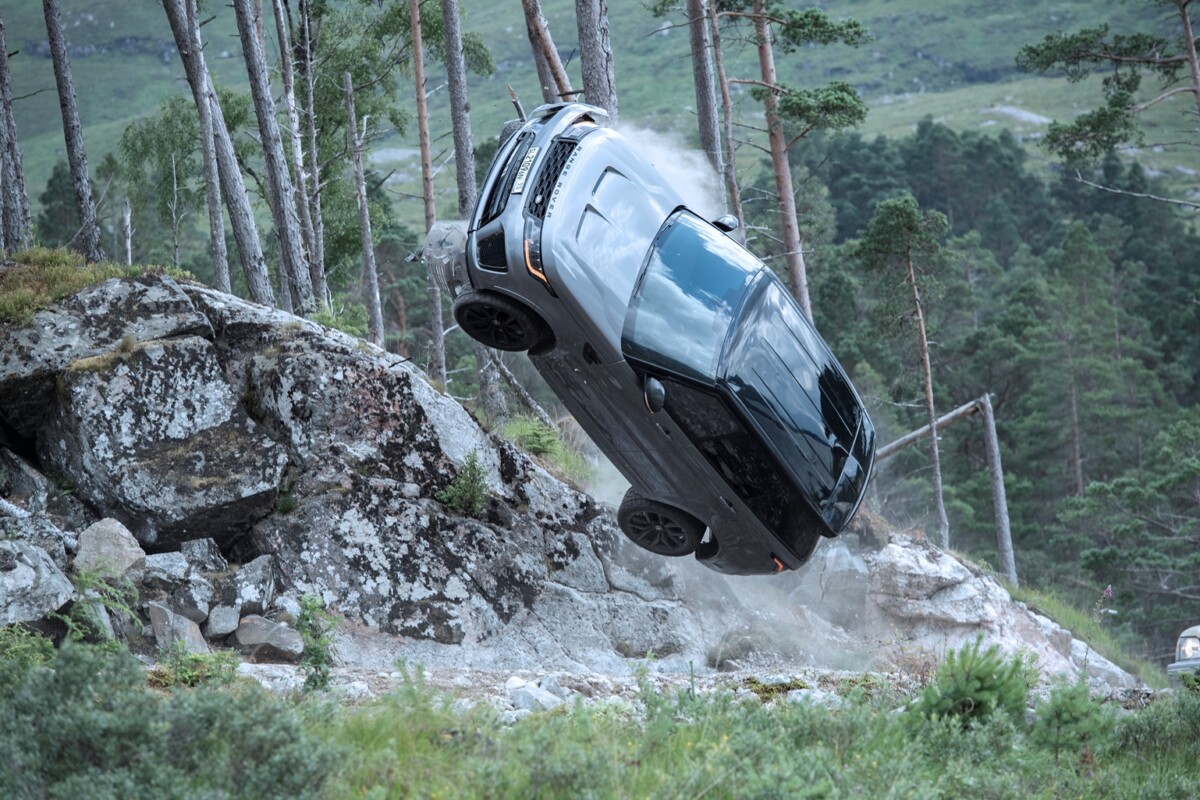 Range Rover Sport SVR dietro le quinte di No Time To Die