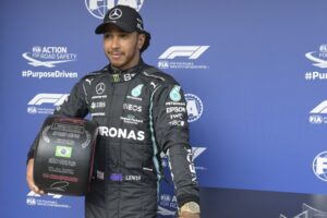 800_lewishamilton-pirellispeedkingaward-2021braziliangp-2